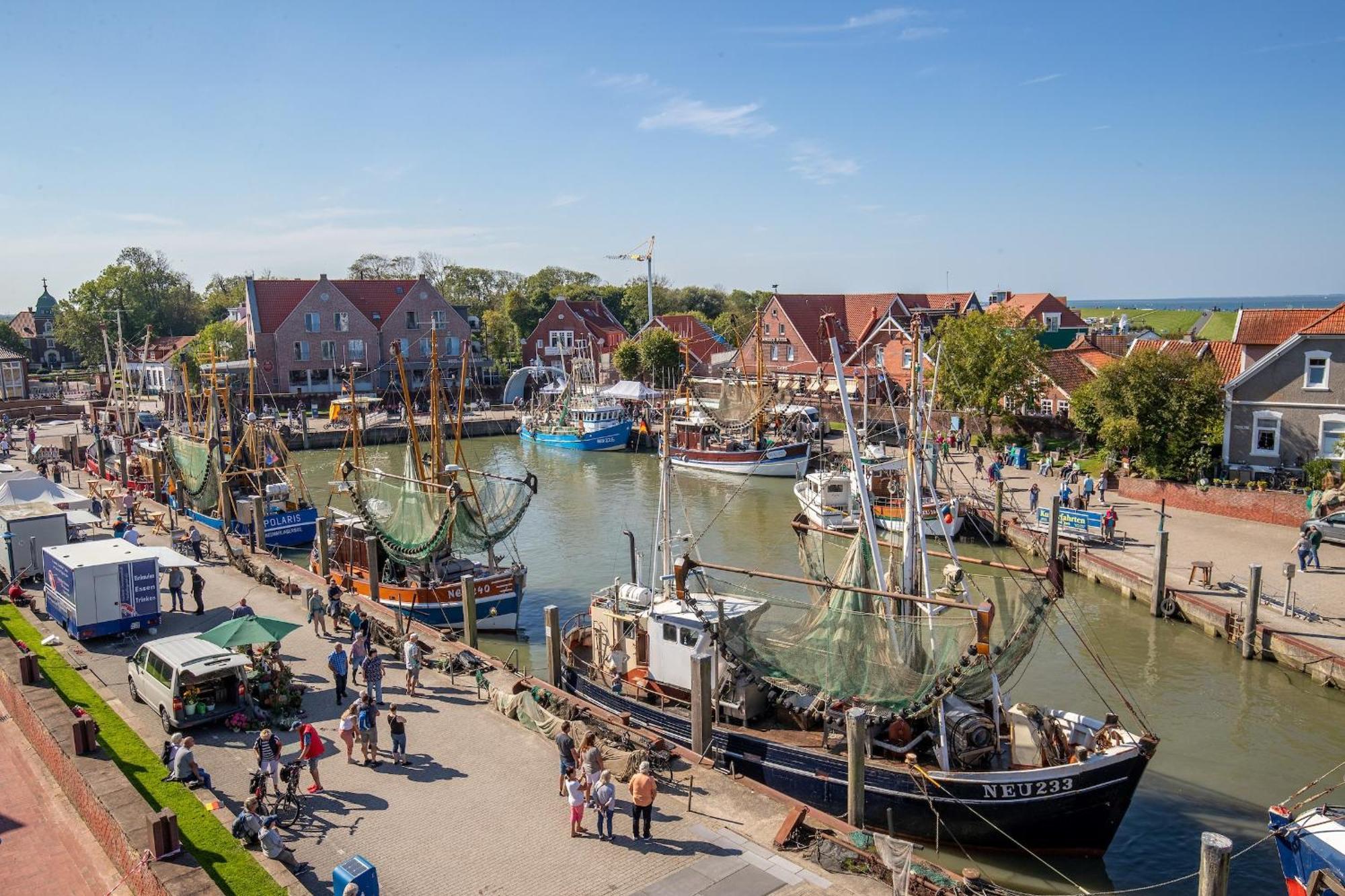 Plattbodenschiff Pandion Hotel Neuharlingersiel Kültér fotó